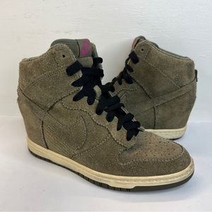 Nike 528899-200 Sky Hi High Dunk Women's 7 Leather Wedge Athletic Shoes Olive